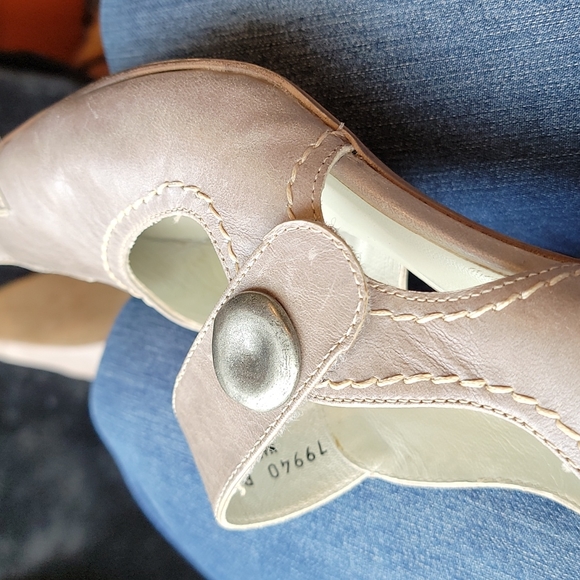 FIDJI B552-Grey Toupe Heels - Picture 8 of 10